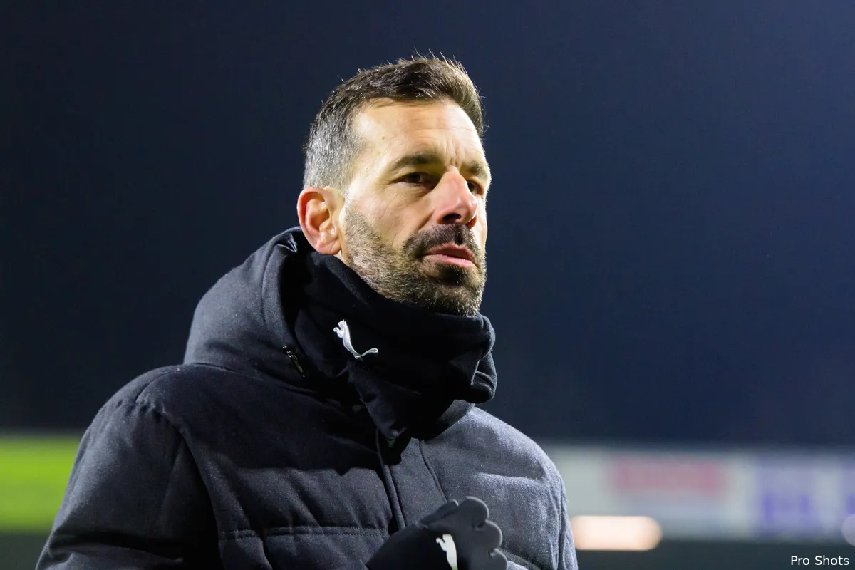 'PSV beschikt tegen Feyenoord over Hazard en Van Aanholt'