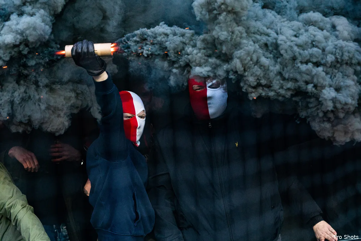 Rookwolken leggen De Klassieker tijdelijk stil