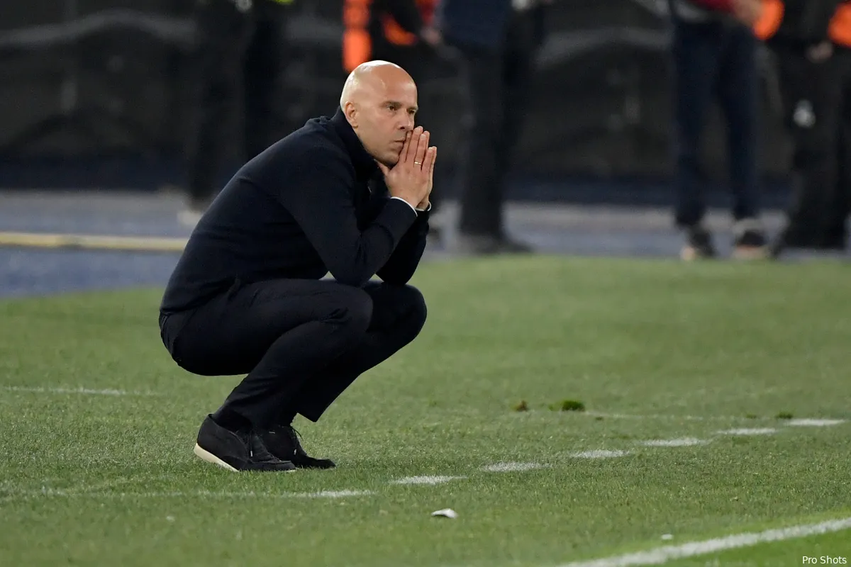 Mourinho confronteerde Slot: "Hij schreeuwde van alles"