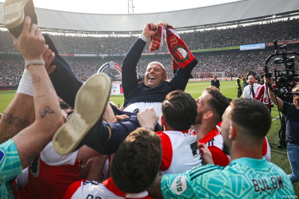 "Het is geen straf om een coach van Feyenoord te zijn"