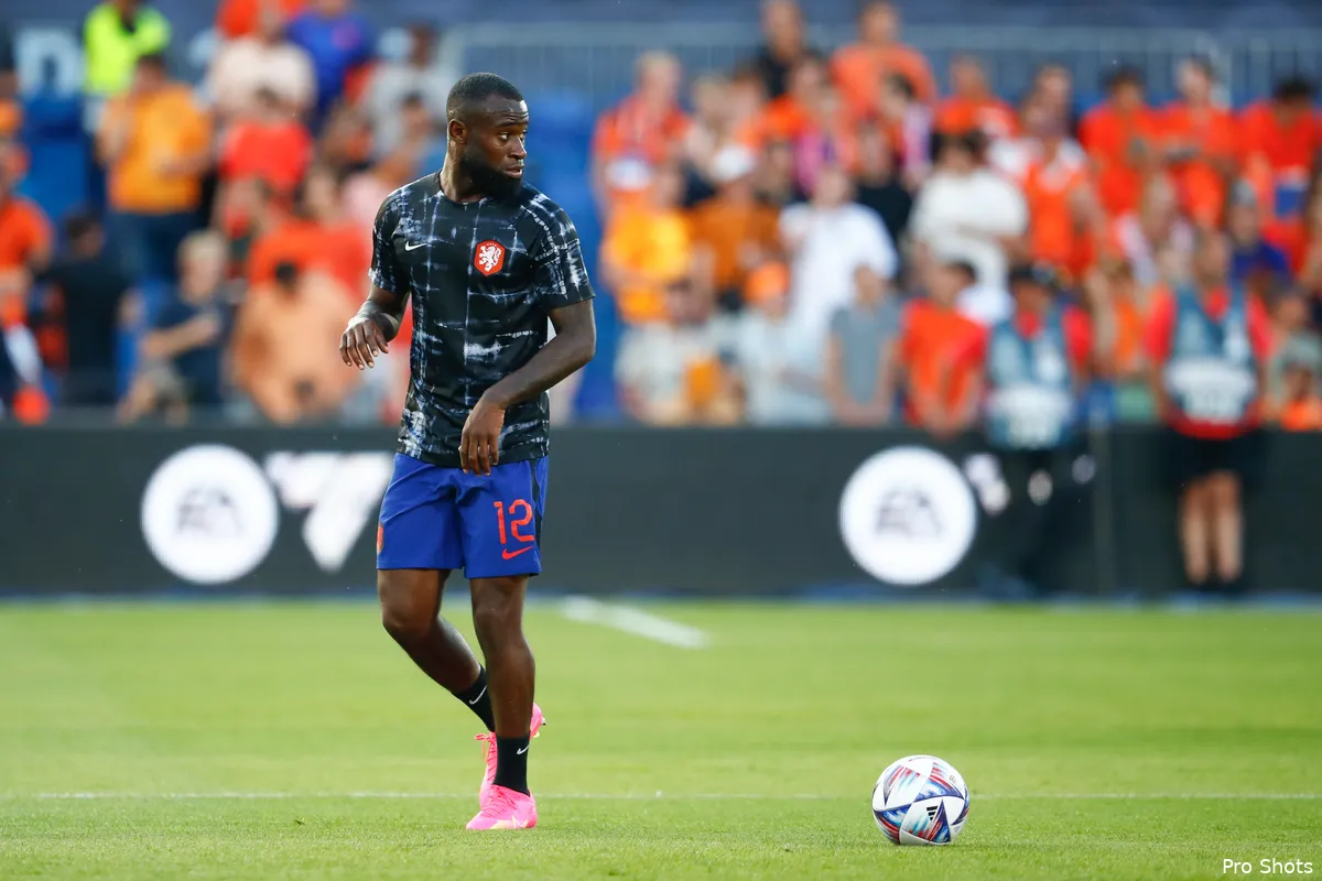 Koeman over basisplaats Geertruida: "Dat is een tactische keuze"