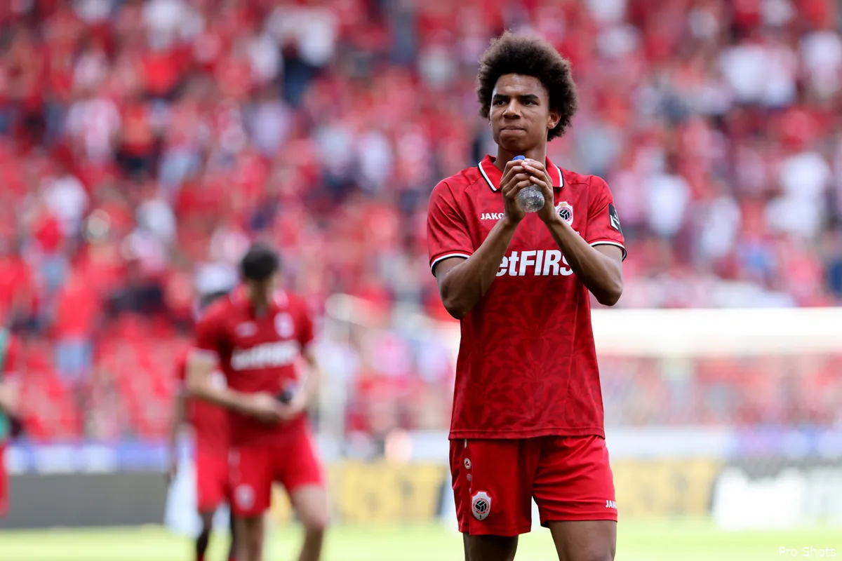 Royal Antwerp FC doodziek: ''Stengs ontving honderd appjes''