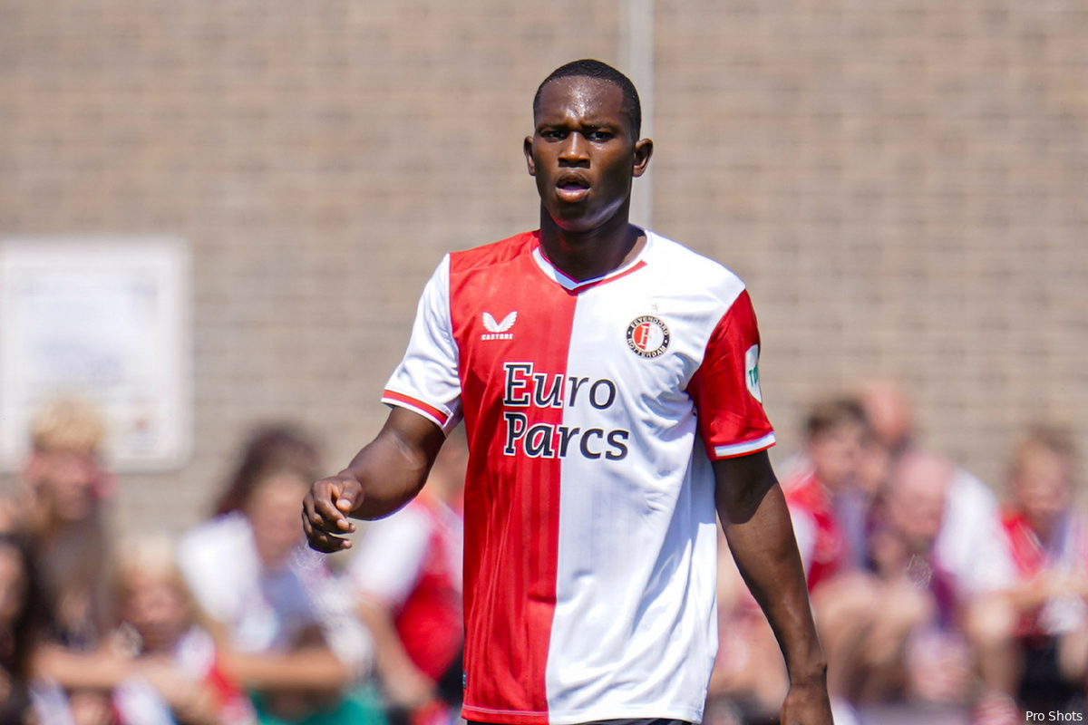 'Feyenoord gaat Kasanwirjo verhuren'