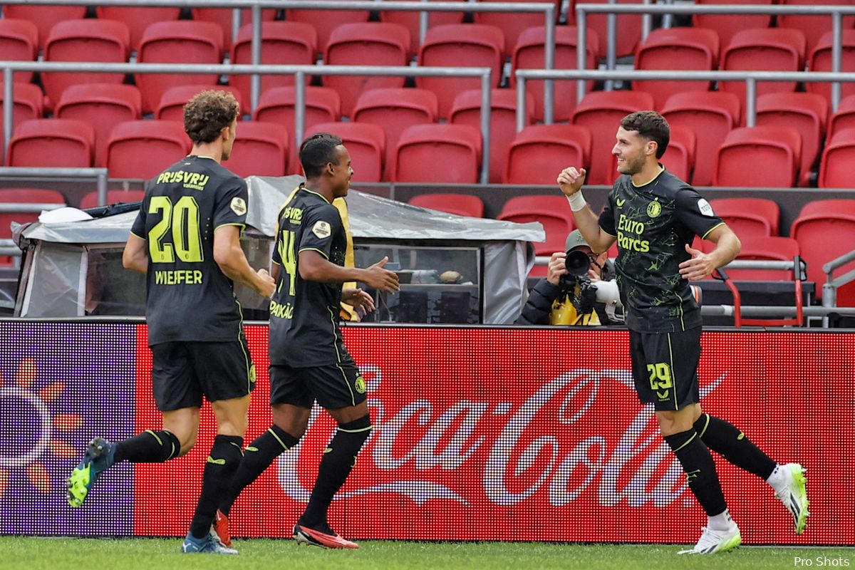 Gimenez scoort wederom en maakt hattrick tegen Ajax