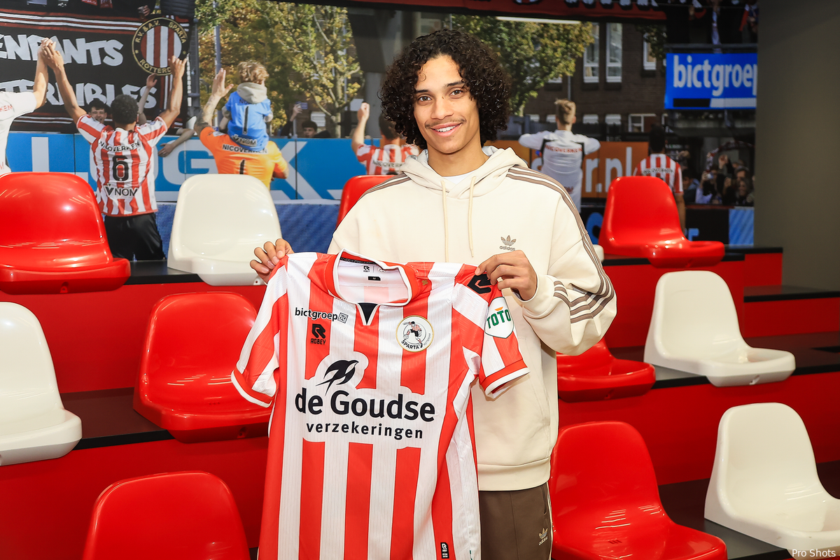 Zechiël vroeg zelf om tijdelijke stap: "Waren meerdere clubs geïnteresseerd"