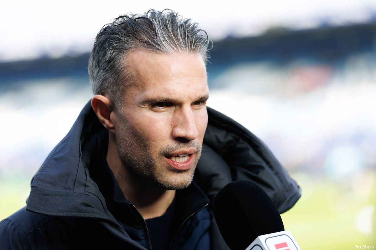 'Feyenoord wil Van Persie direct na Almere City laten beginnen'