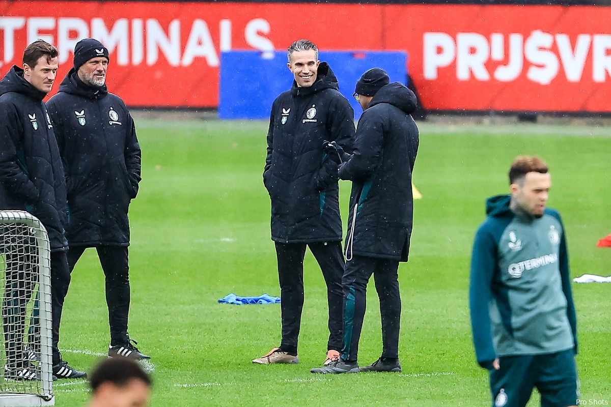 De foto's: Van Persie leidt zijn eerste training bij Feyenoord