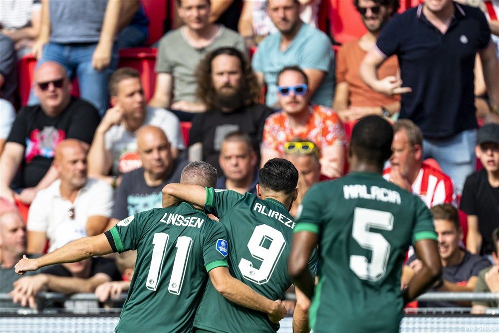 Feyenoord vernedert PSV in eerste Eredivisie-topper