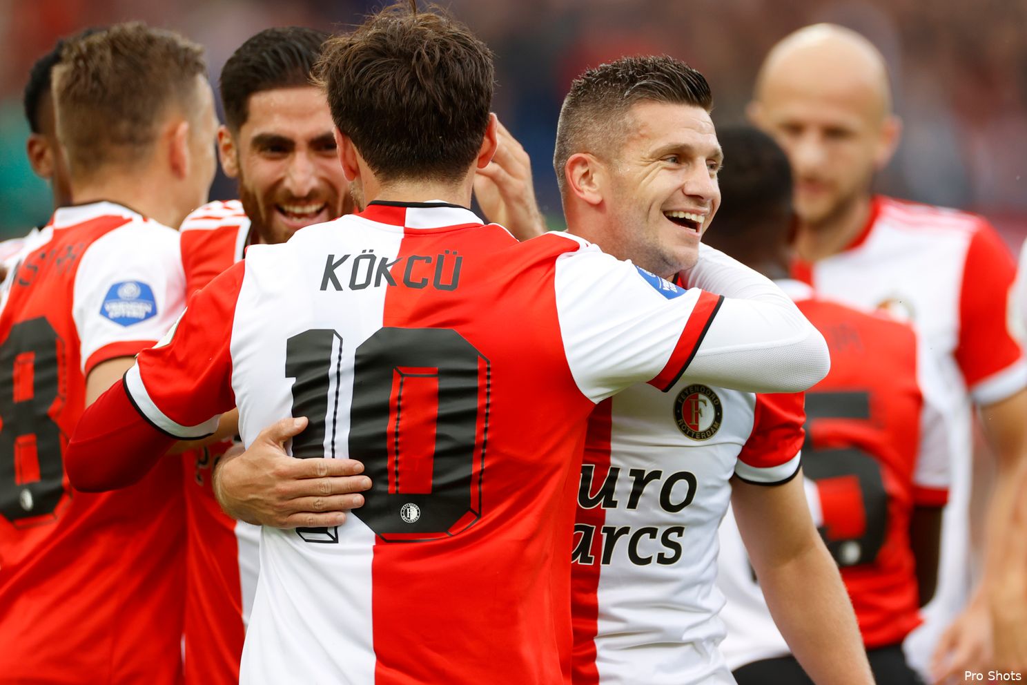 Bannis schiet Feyenoord naar geweldige oefenzege tegen Atlético Madrid