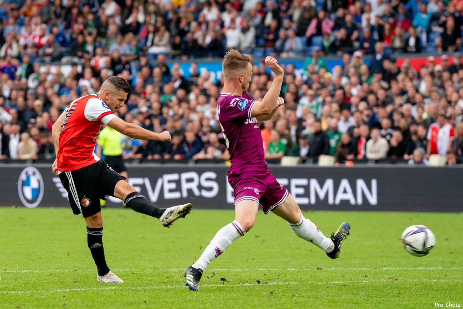 Feyenoord wint dankzij Linssen van Go Ahead Eagles