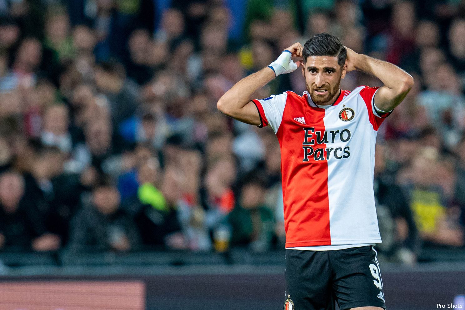 Vormdip bij Jahanbakhsh: "Verrast me dan weer niet"