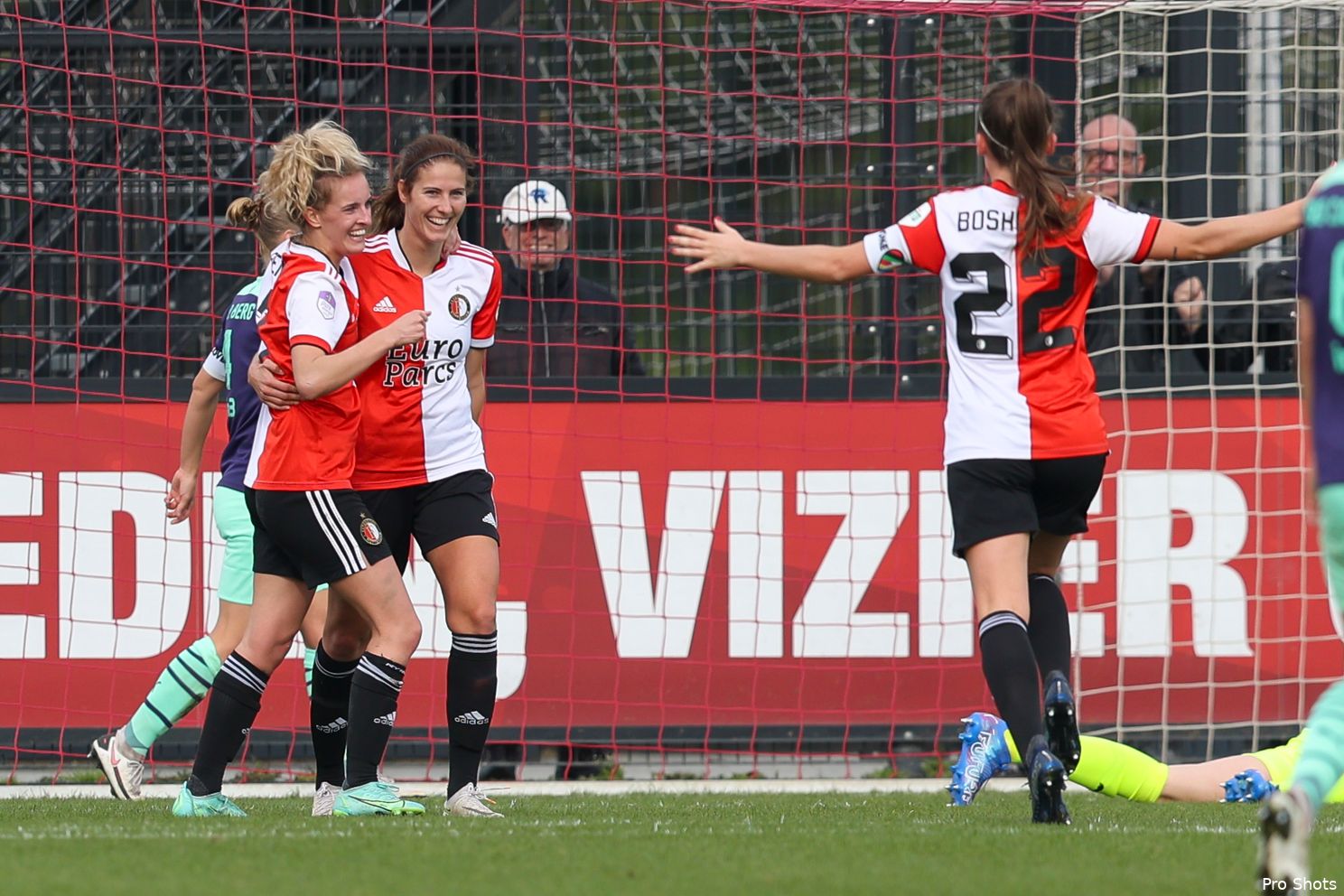 Feyenoord Vrouwen winnen ook topper van PSV