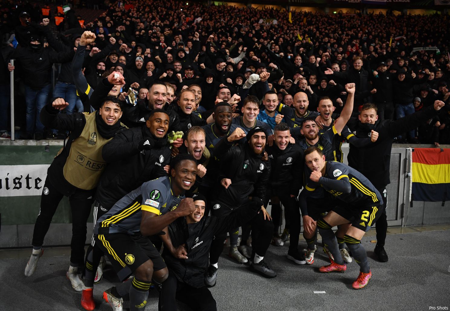 Spelers en supporters vieren feest in Berlijn (video)