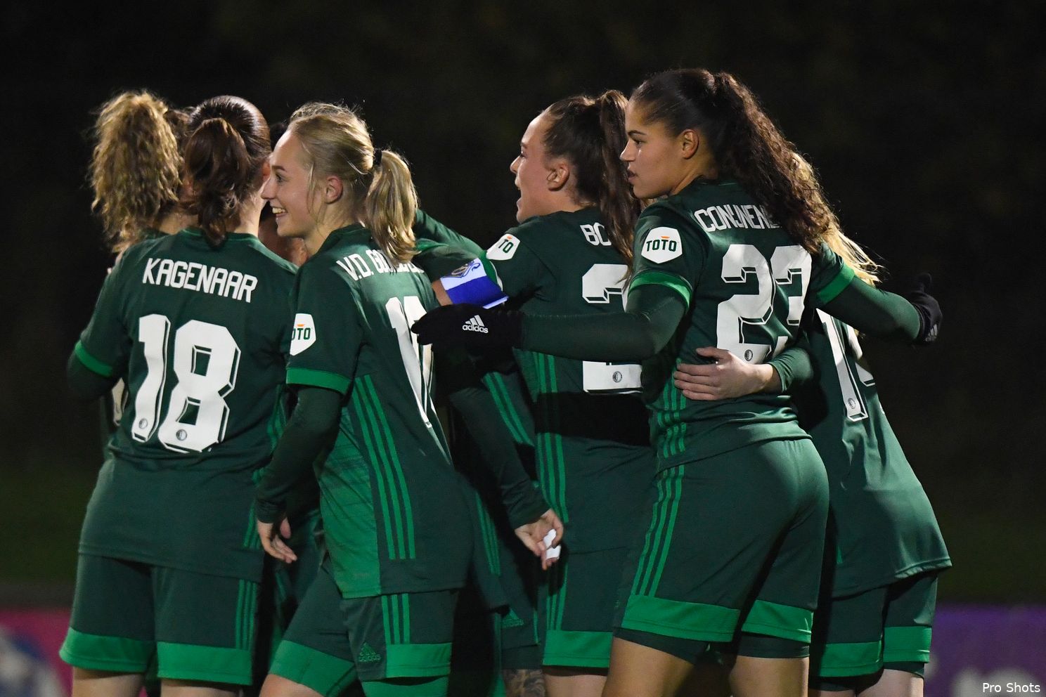 Feyenoord Vrouwen weer koploper na winst in Heerenveen