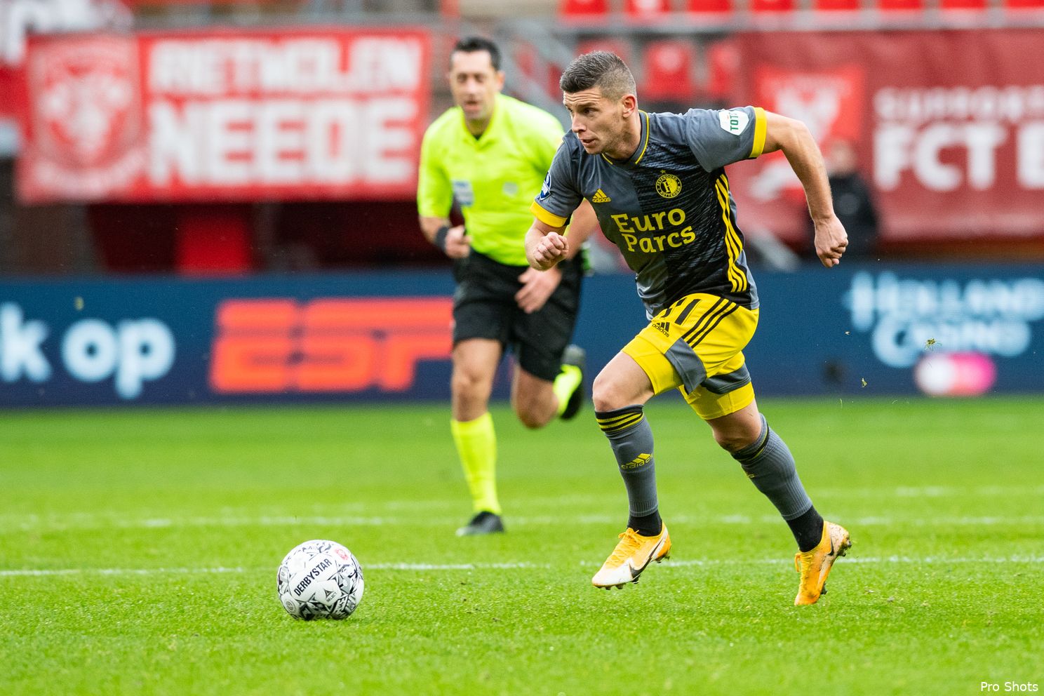 Feyenoord houdt punt over aan troosteloos duel bij FC Twente