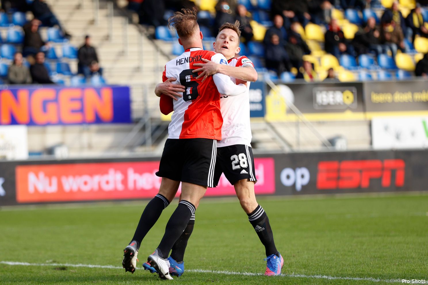 Feyenoord trekt met moeite zege op RKC over de streep