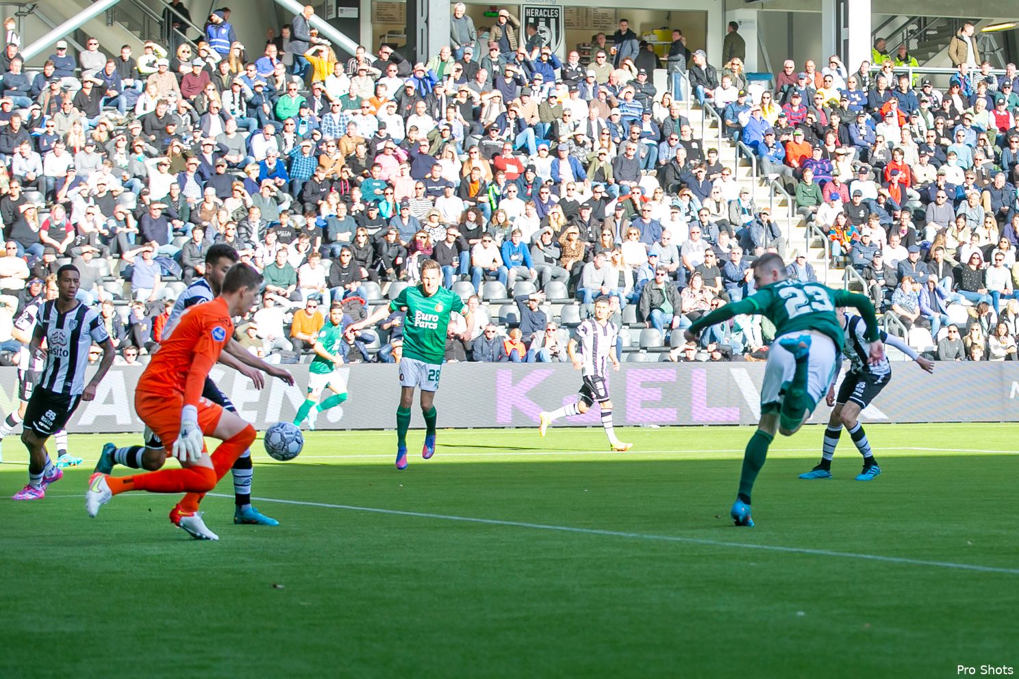 Feyenoord ondanks valse start eenvoudig langs Heracles Almelo