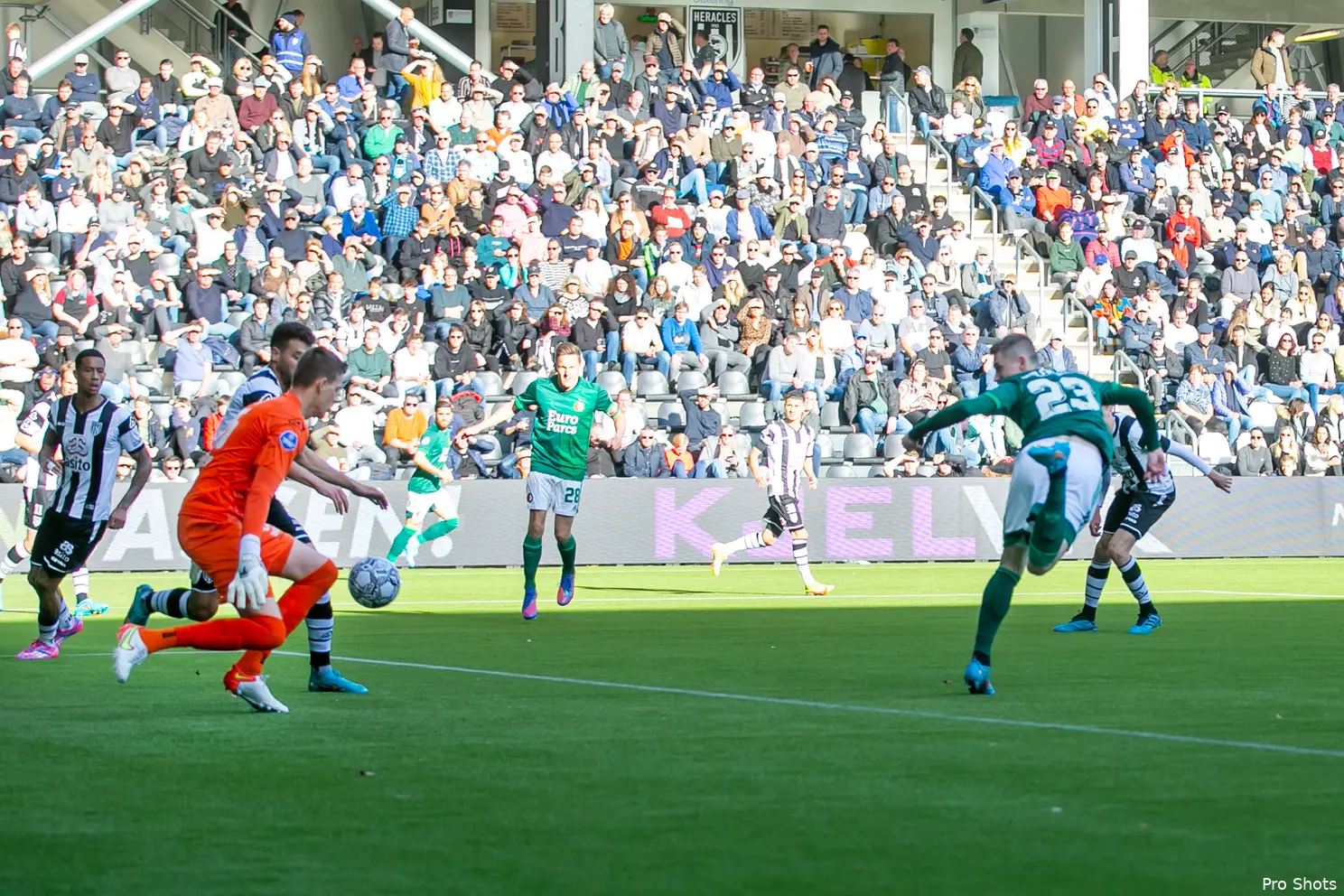 Feyenoord ondanks valse start eenvoudig langs Heracles Almelo