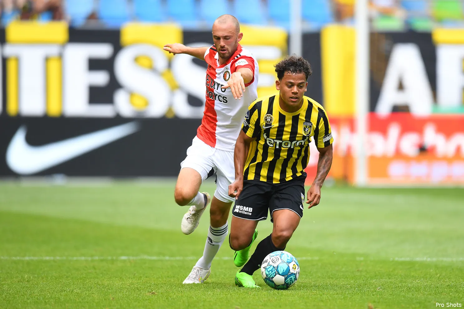 Stem nu op jouw FR12 Speler van de Maand augustus