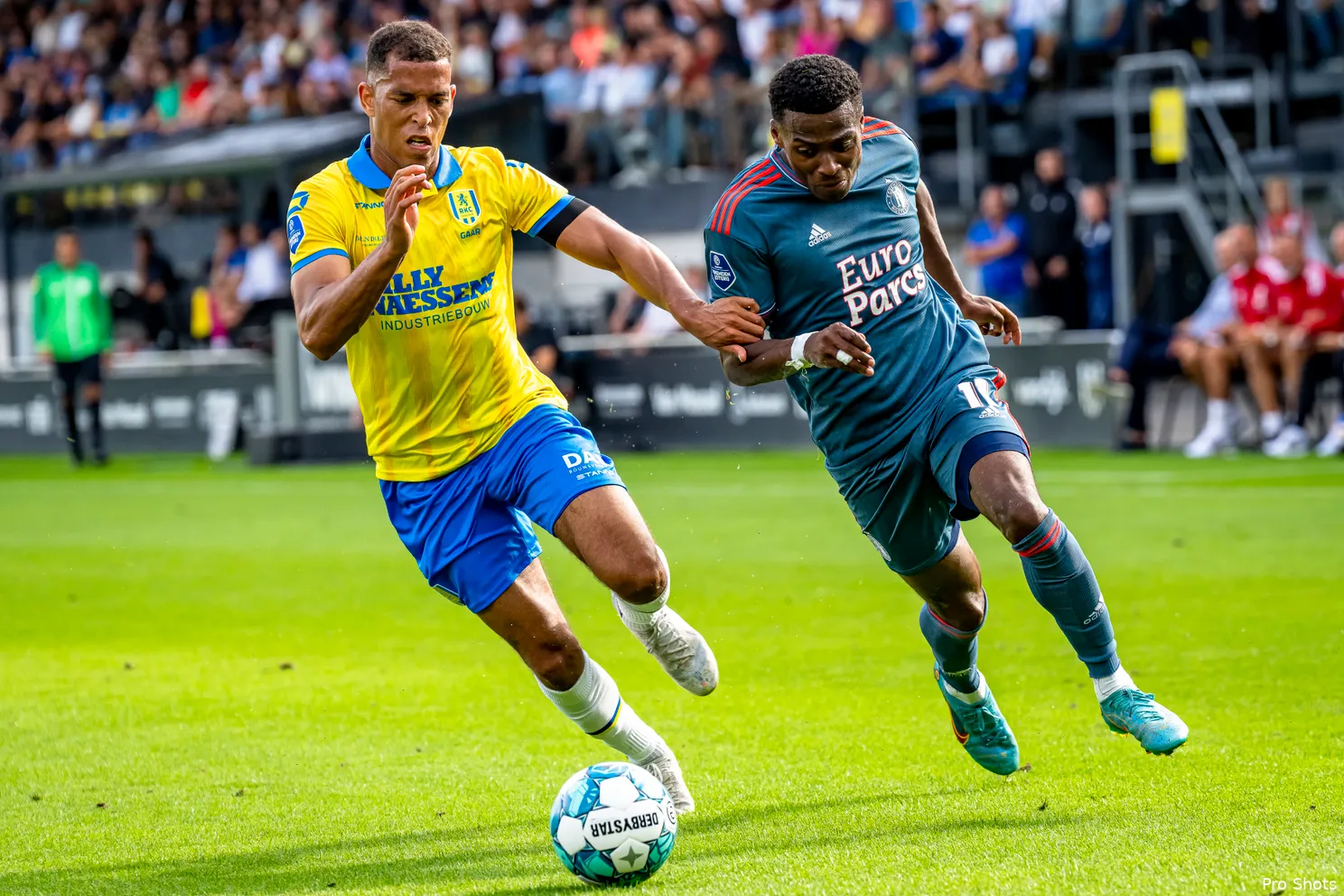 Strafschop Danilo redt Feyenoord tegen zeer stug RKC Waalwijk