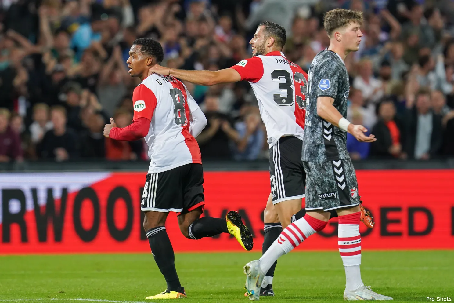 Stem nu op jouw FR12 Speler van de Maand augustus