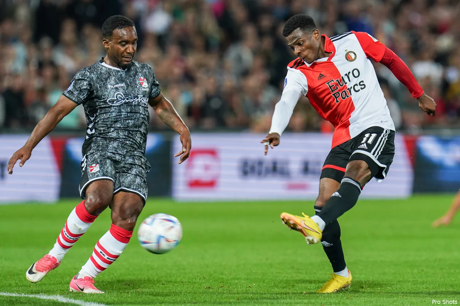 Hancko imponeert bij winnend Feyenoord