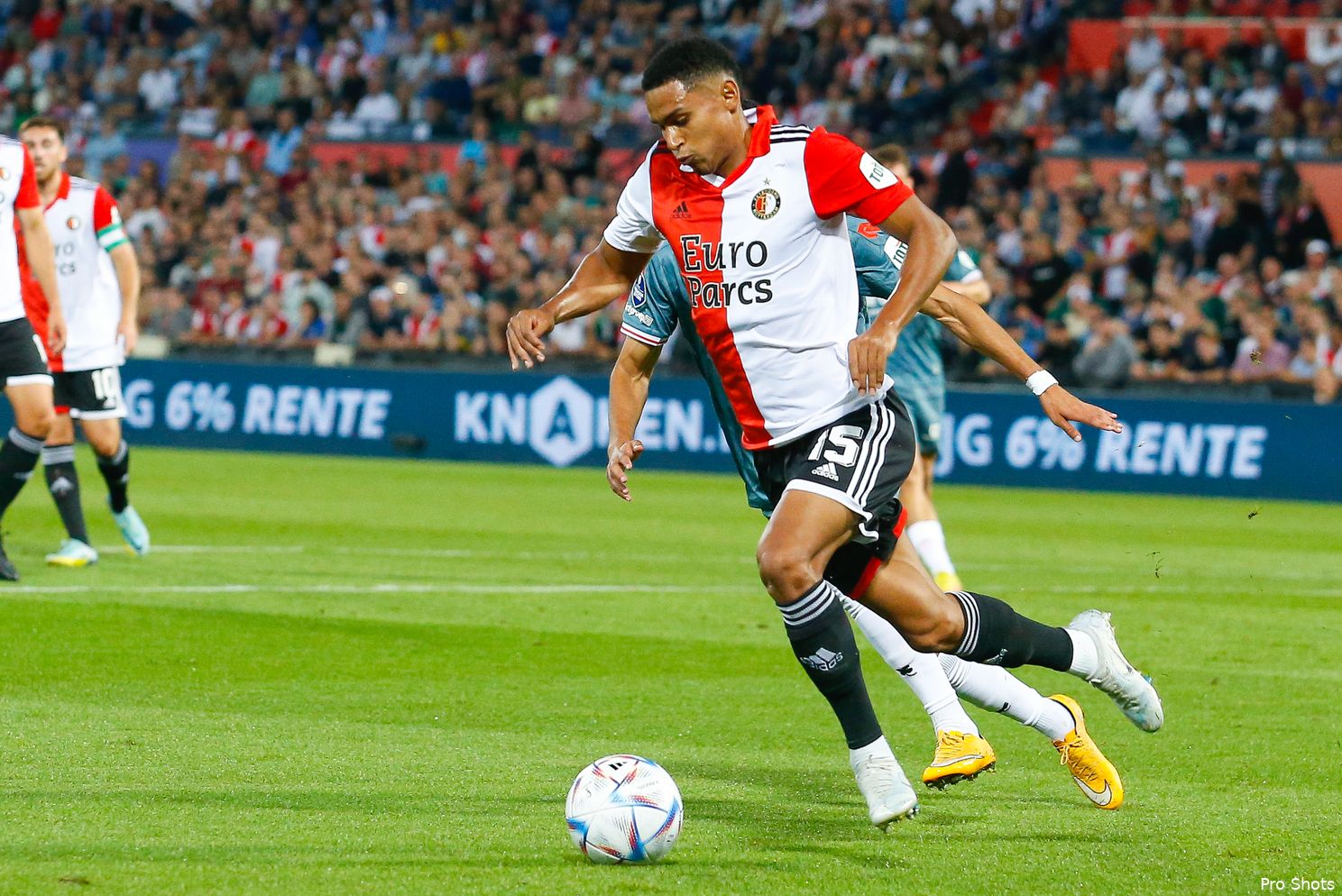 Stem nu op jouw FR12 Speler van de Maand september