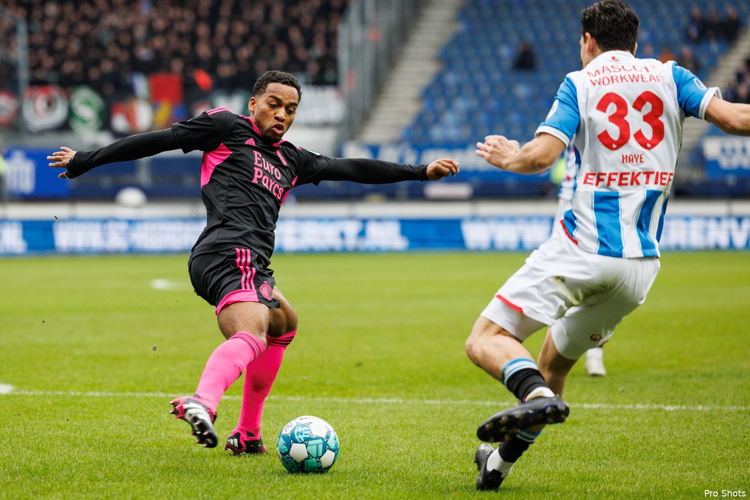 Feyenoord weer koploper na overwinning in Heerenveen