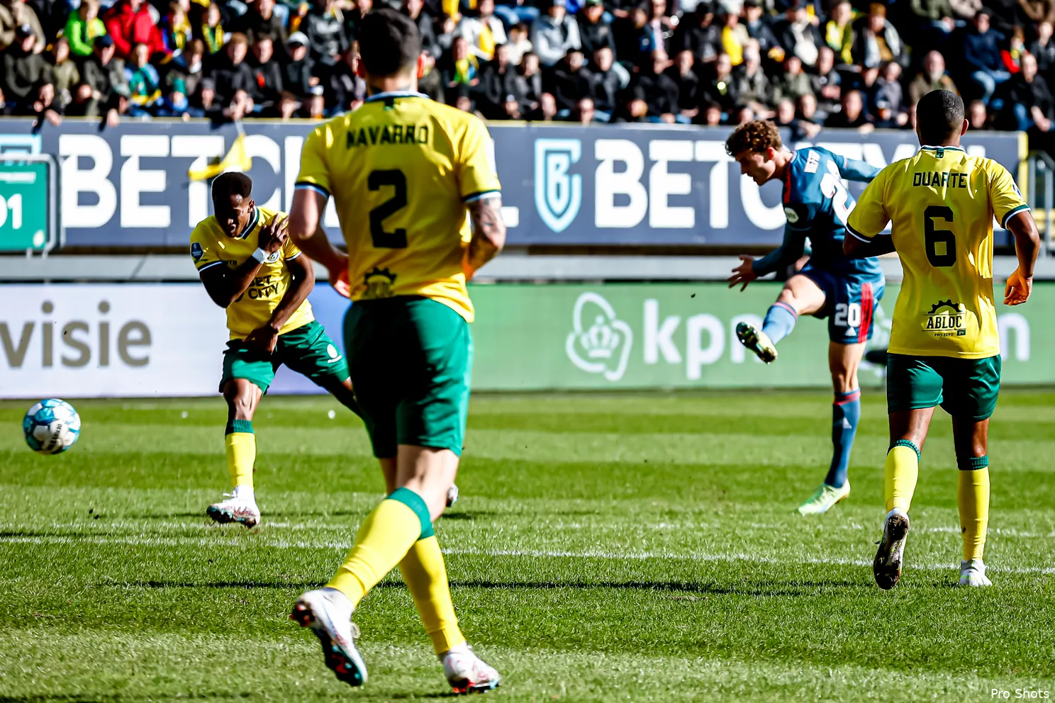 Feyenoord wint van Fortuna na uitstekende eerste helft