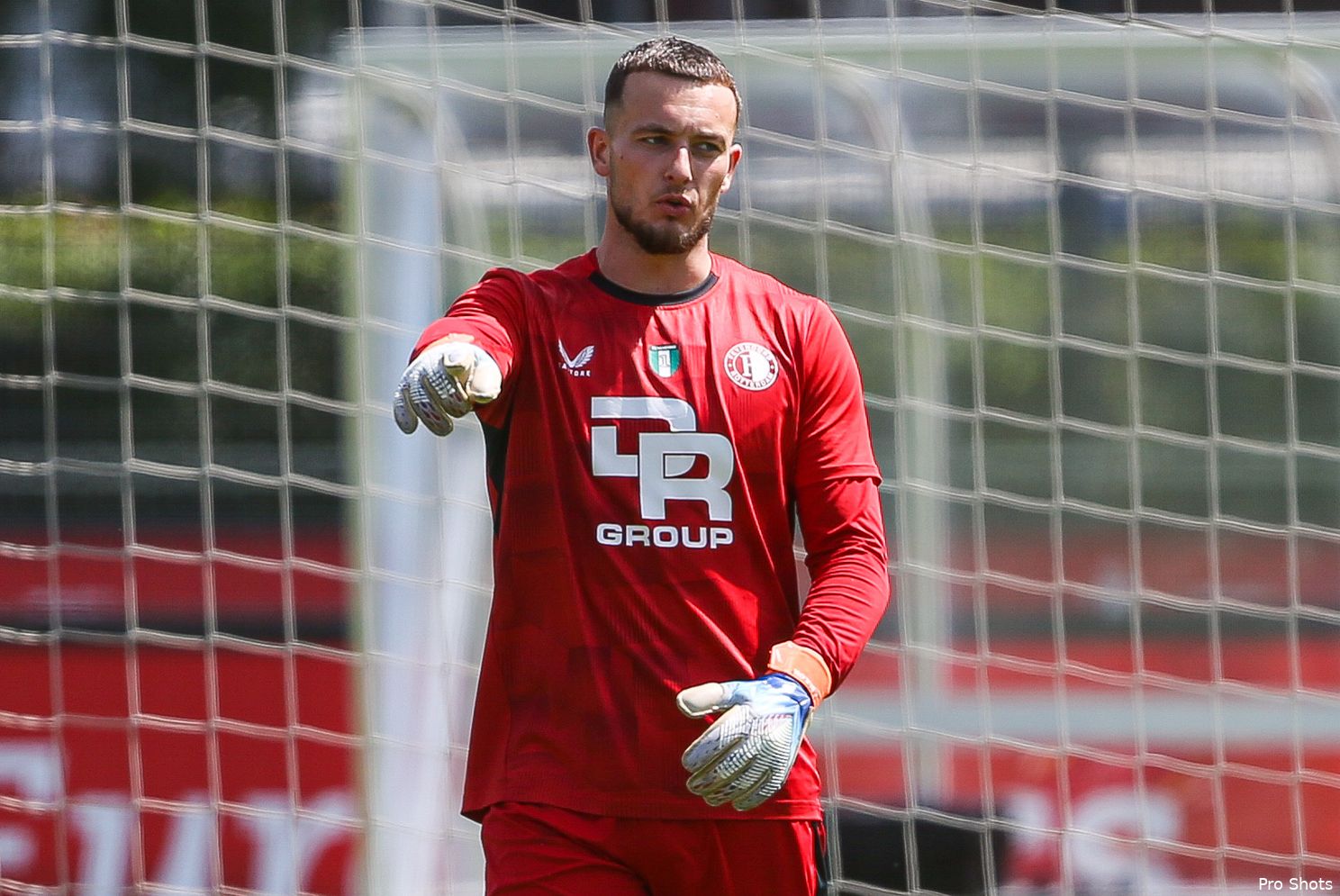 Internationals sluiten aan tijdens eerste openbare training Feyenoord