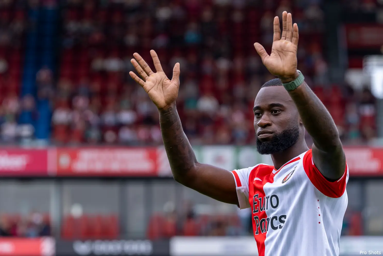 Feyenoord Stories: met de helikopter mee De Kuip in