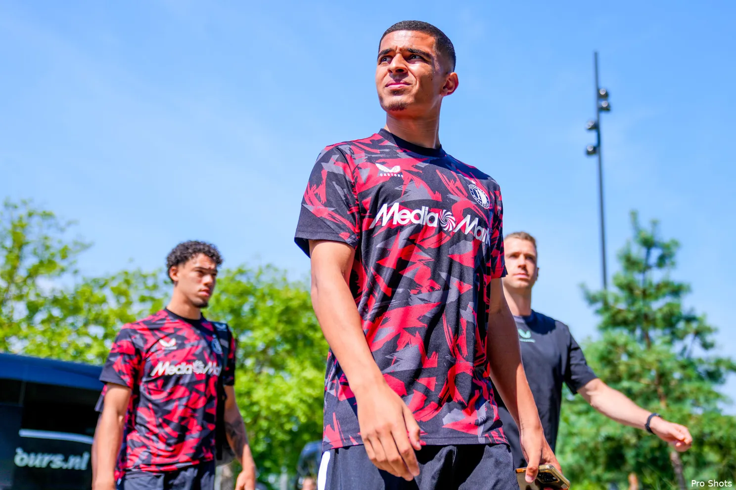 Opstelling Feyenoord: deze elf starten op een uitverkocht Varkenoord