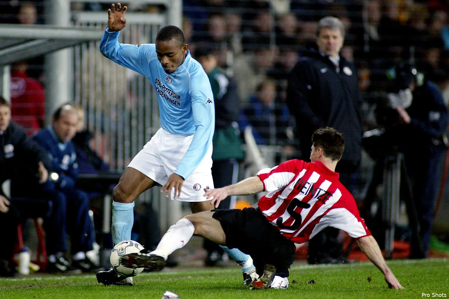 Van 1979 tot nu: De elf derde tenues van Feyenoord in beeld