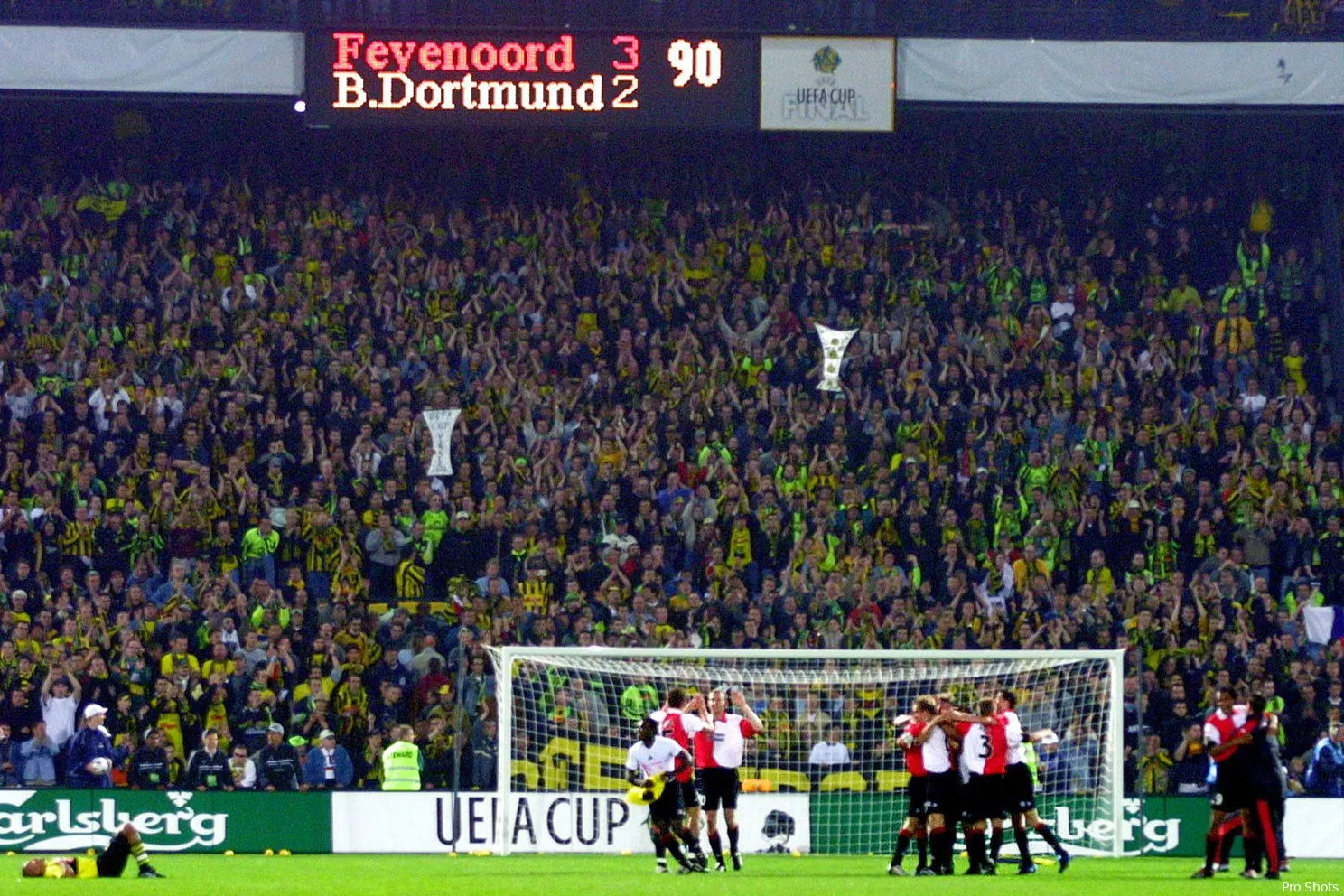 8 mei 2002: De dag waarop Feyenoord Europa veroverde in een stad vol rouw