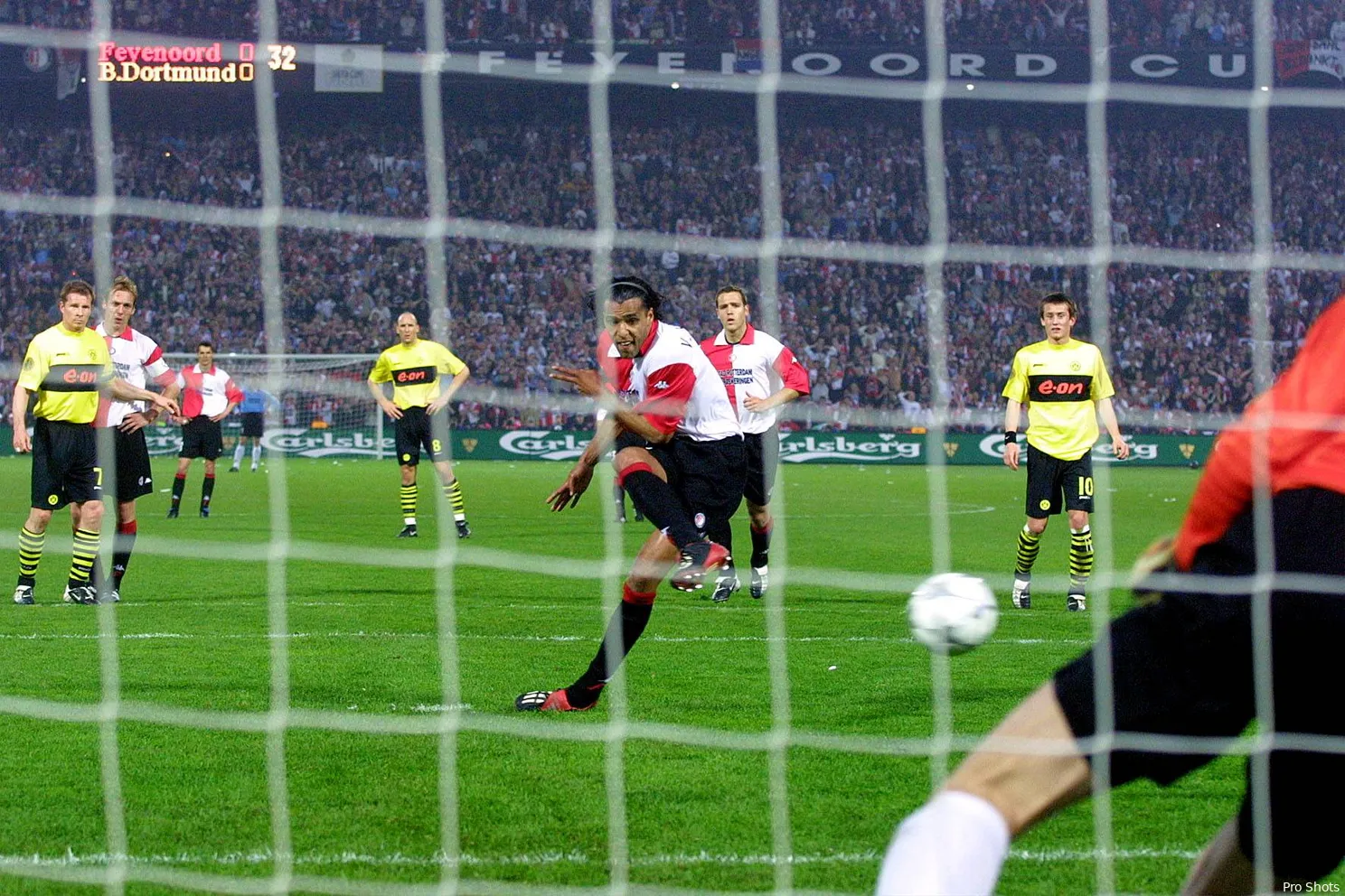 8 mei 2002: De dag waarop Feyenoord Europa veroverde in een stad vol rouw