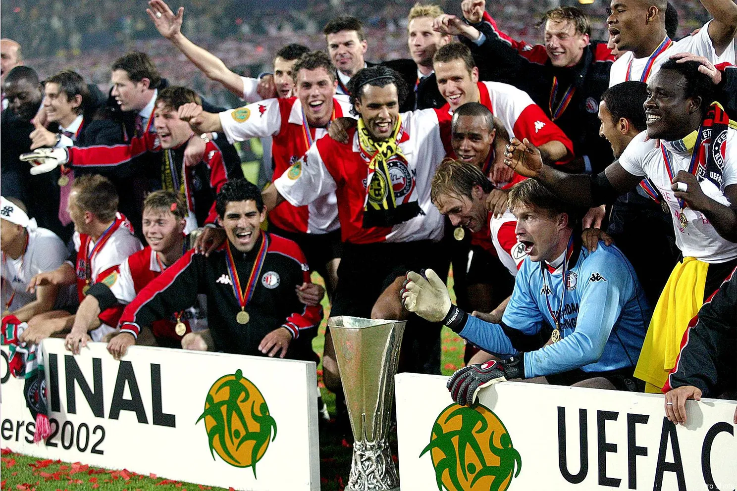 8 mei 2002: De dag waarop Feyenoord Europa veroverde in een stad vol rouw