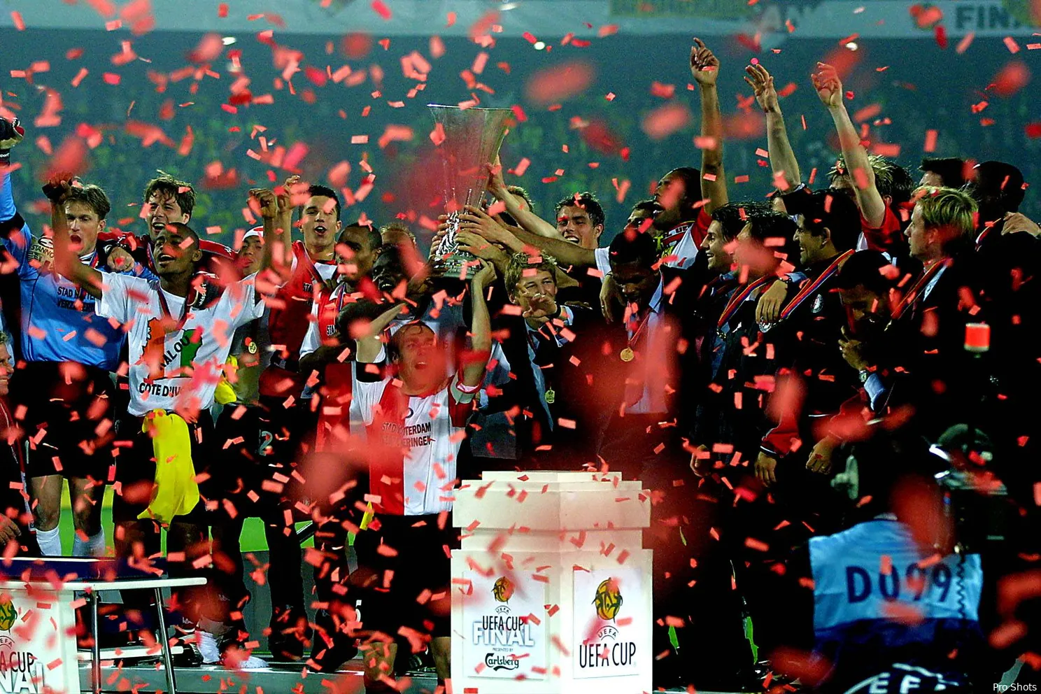 8 mei 2002: De dag waarop Feyenoord Europa veroverde in een stad vol rouw