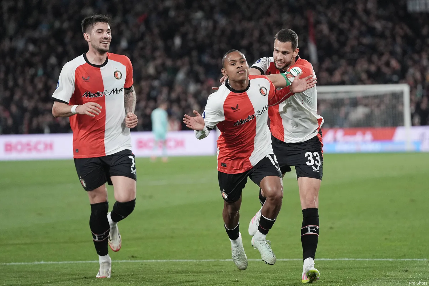 Top tien goals van Feyenoord: Welke vond jij de mooiste?