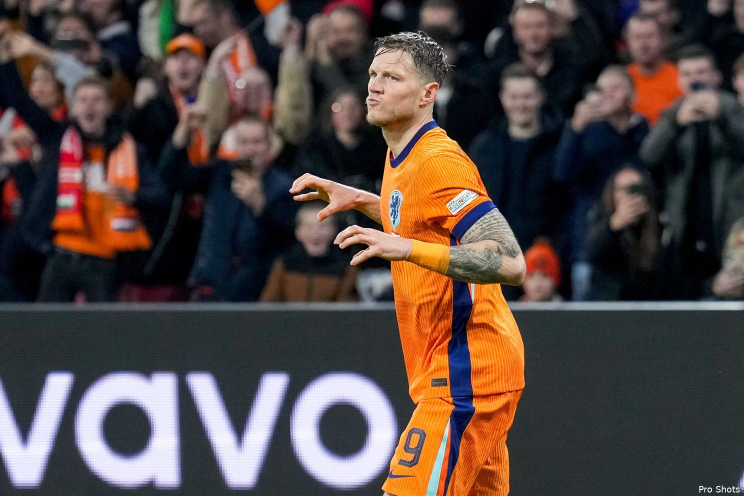 Van Hanegem gaat niet mee in kritiek op Weghorst: 'Dat opleggen van dingen...'