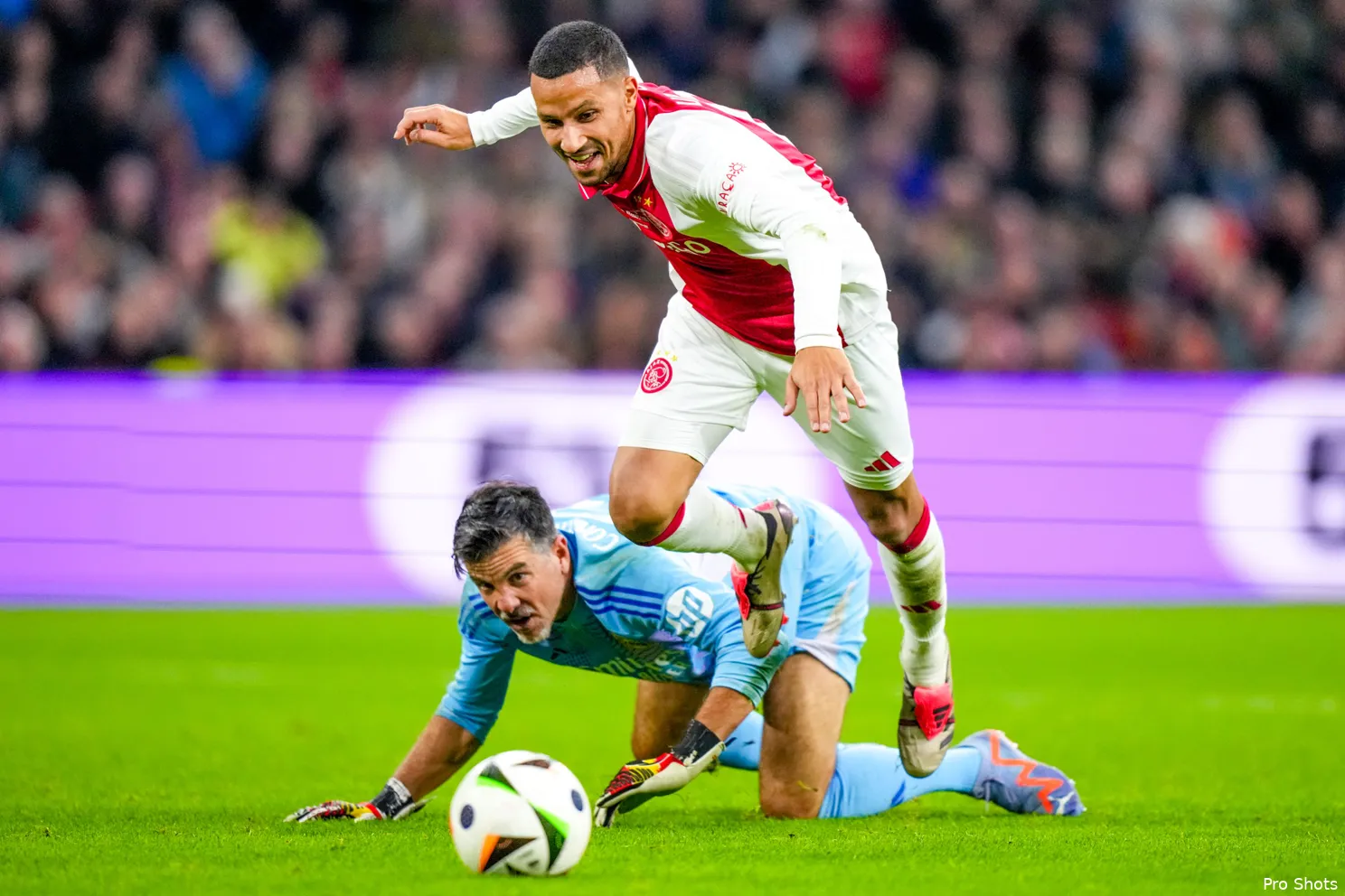 ricardo van rhijn ajax legends real madrid legends 24