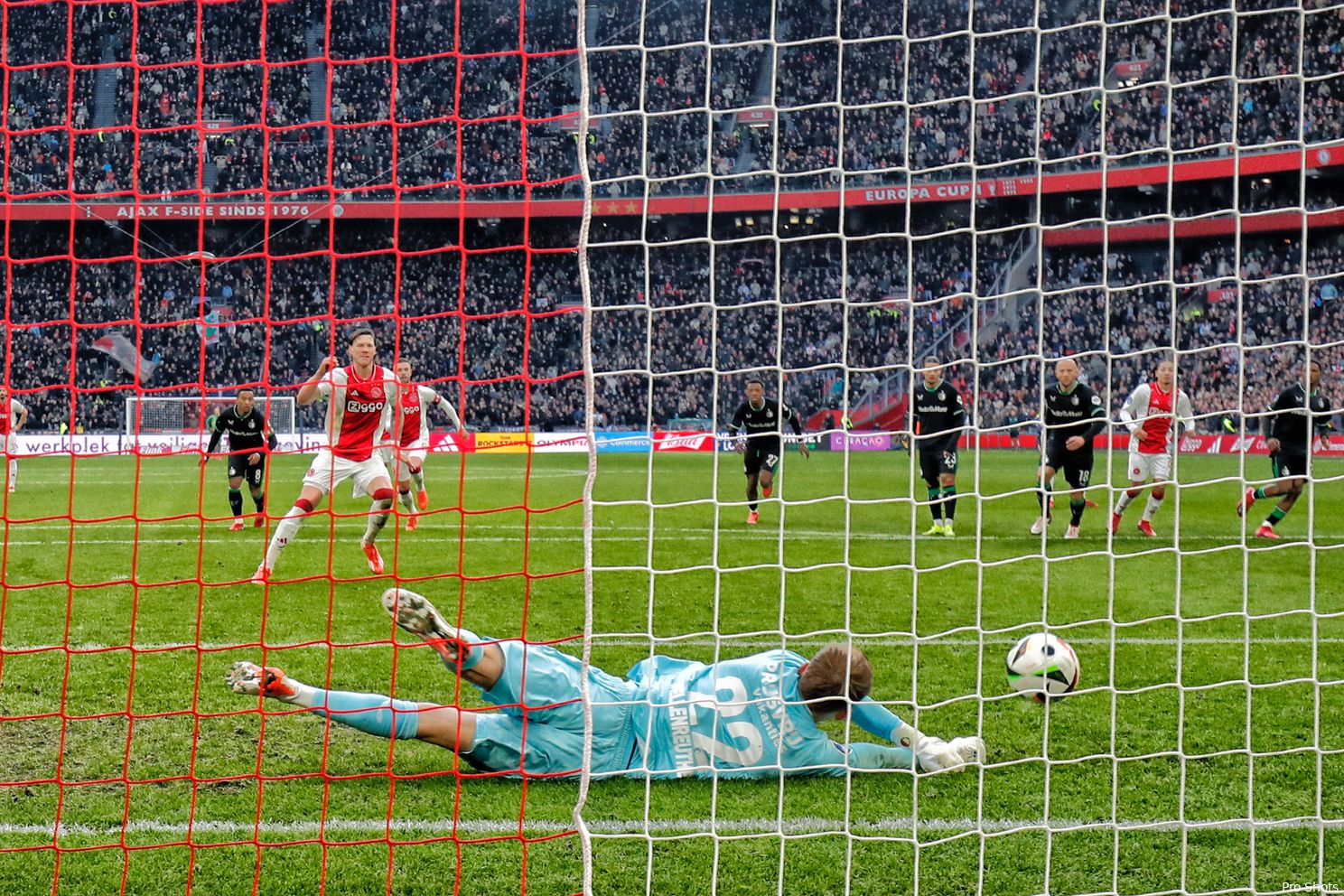 wout weghorst ajax penalty feyenoord 24 25