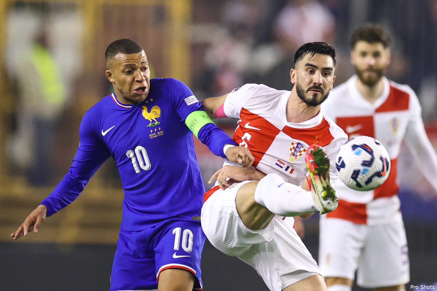 Josip Sutalo Kylian Mbappe Croacia Francia 2025