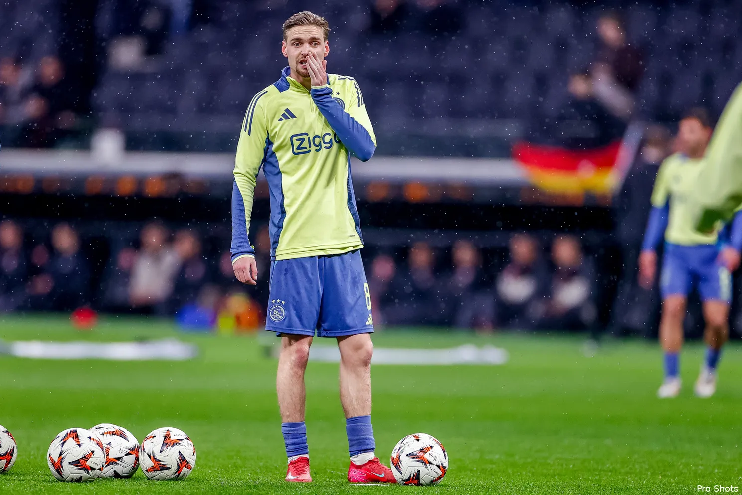 kenneth taylor eintracht frankfurt ajax 24 25