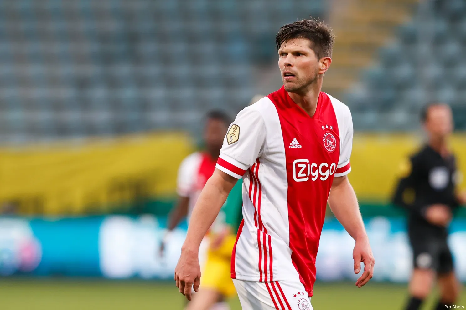 Van Basten vergelijkt Weghorst met Ajax-legende: 'Hij doet niet onder voor Huntelaar'