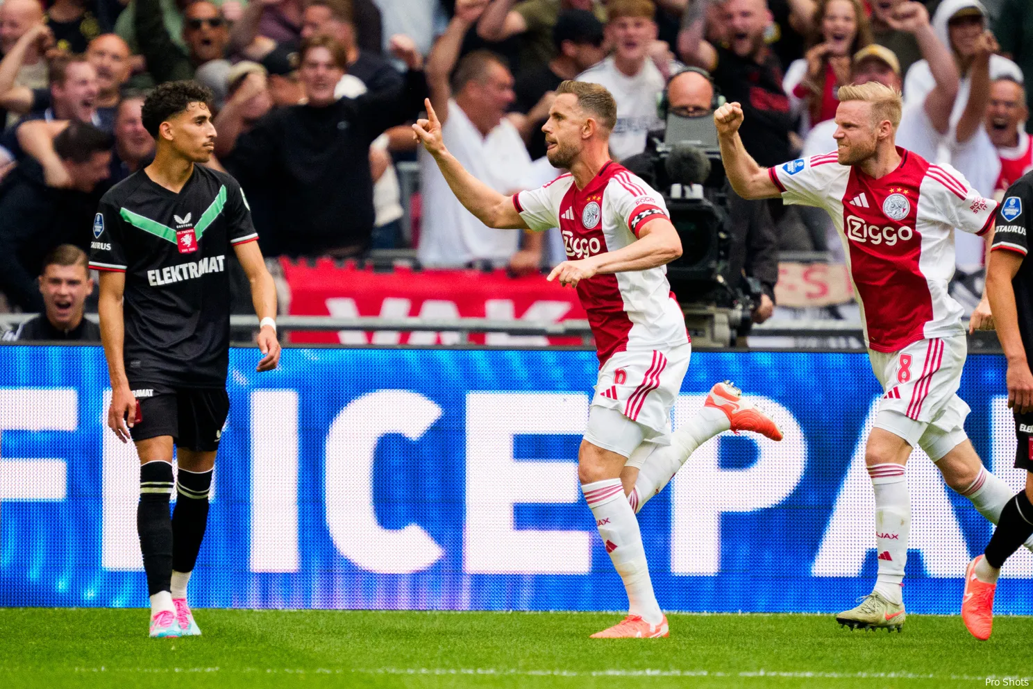 Vertrek Henderson bij Ajax niet uitgesloten: 'De club zal keuzes moeten maken'