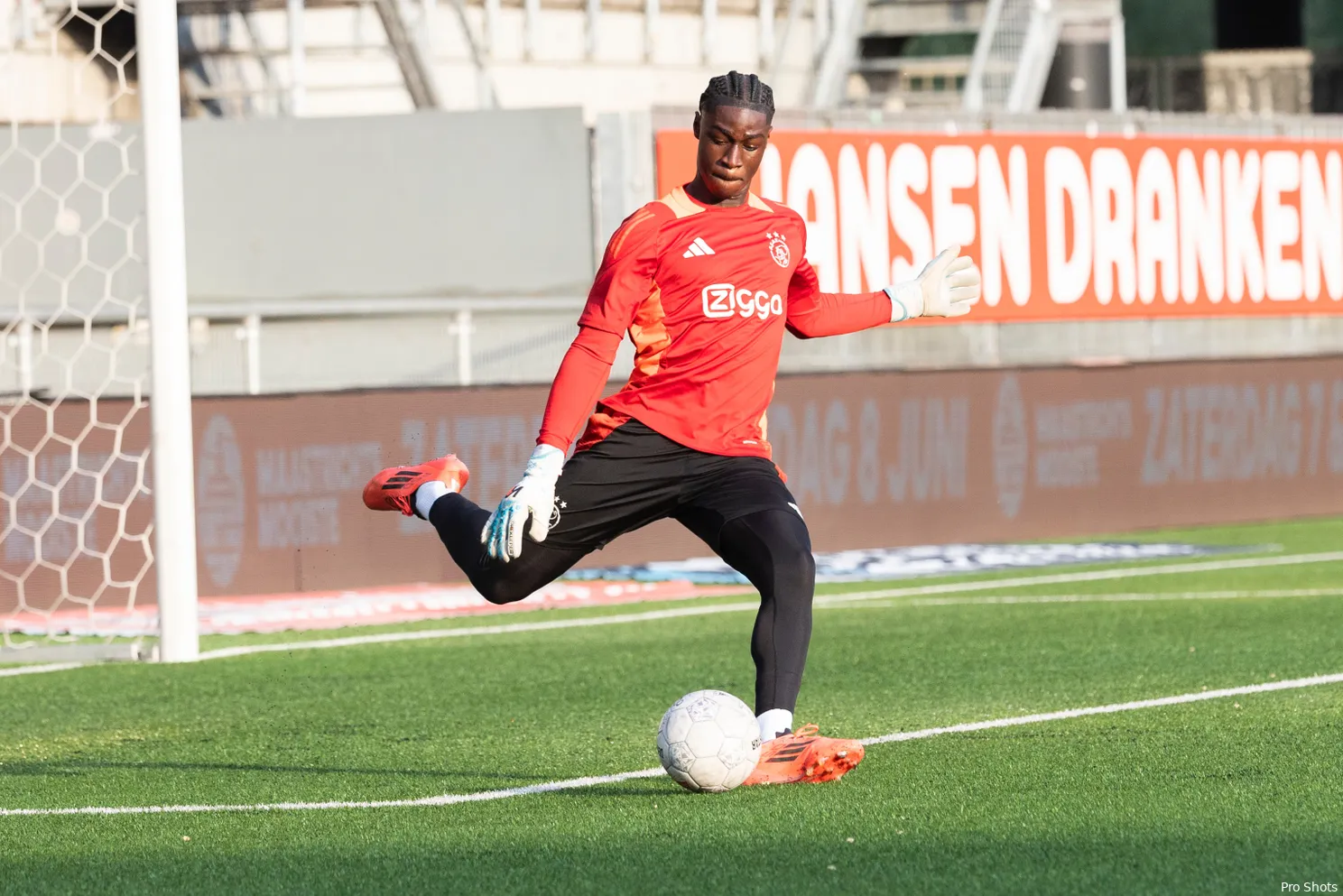 Jong Ajax lijdt in absolute slotfase onnodige nederlaag op bezoek bij MVV Maastricht