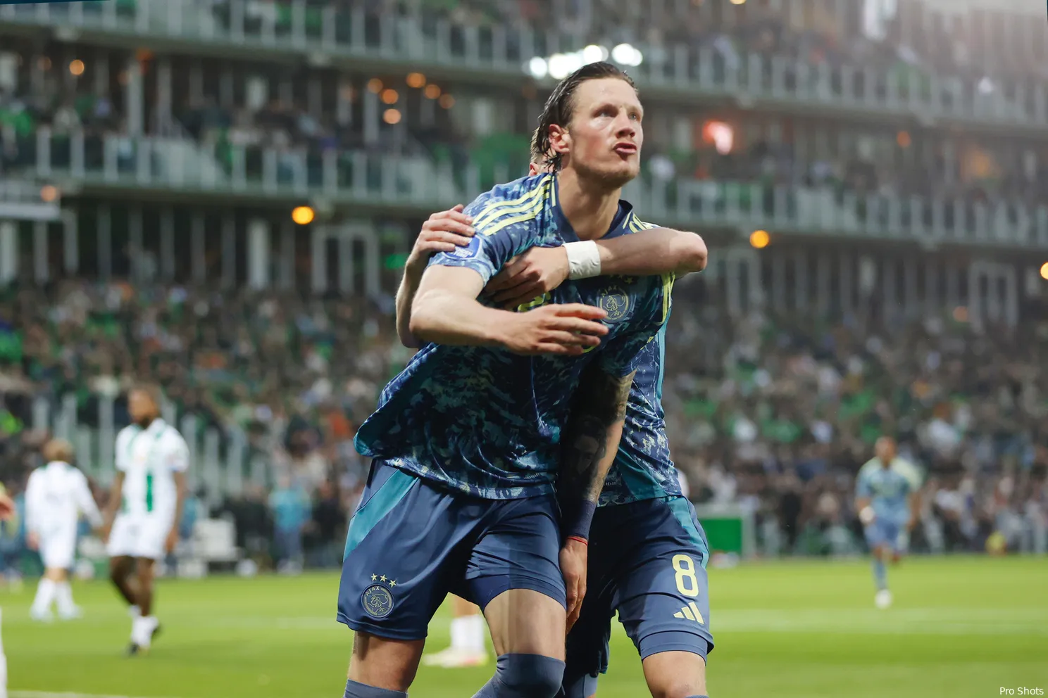 wout weghorst groningen ajax 24 25