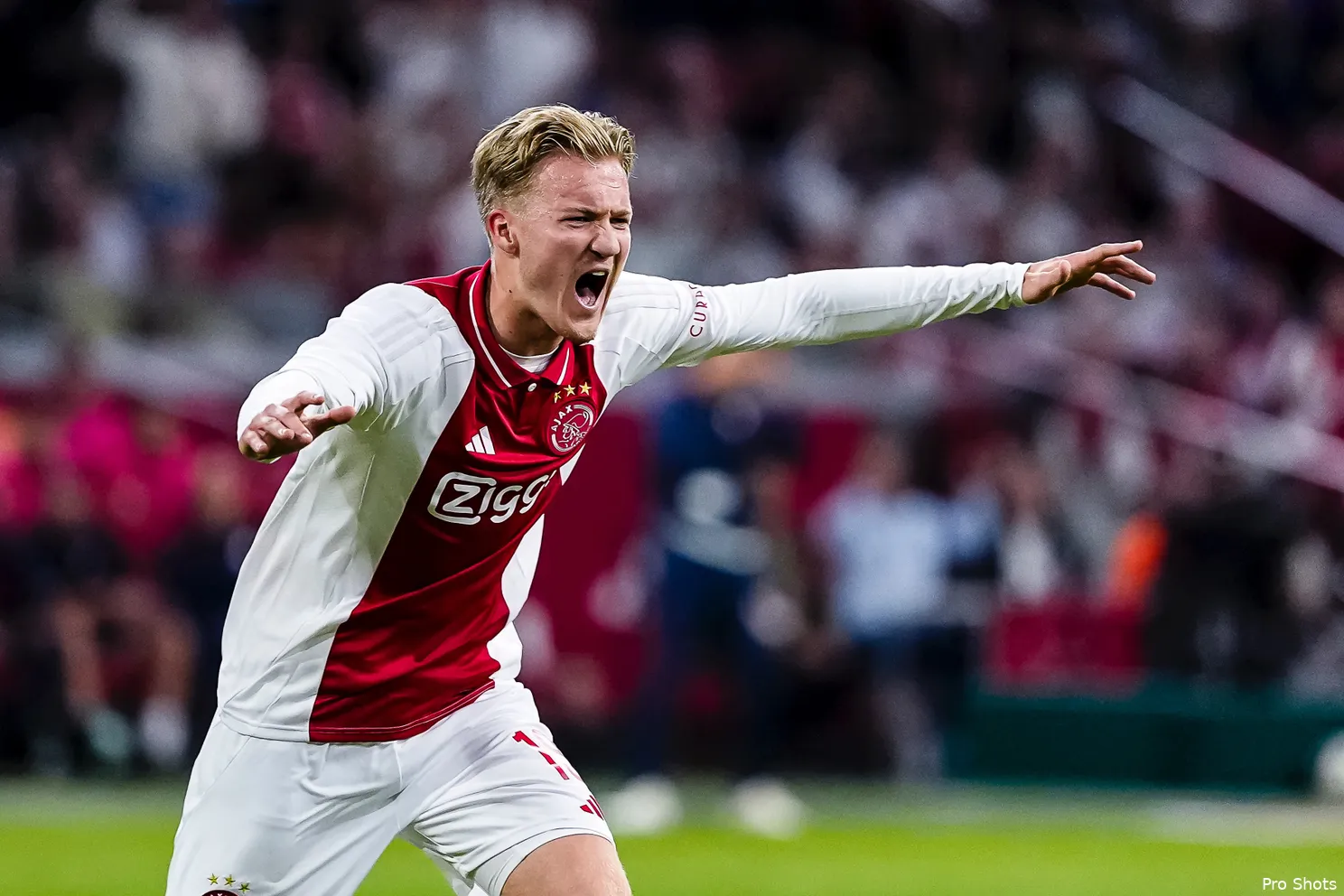 julian rijkhoff ajax vojvodina 24 25