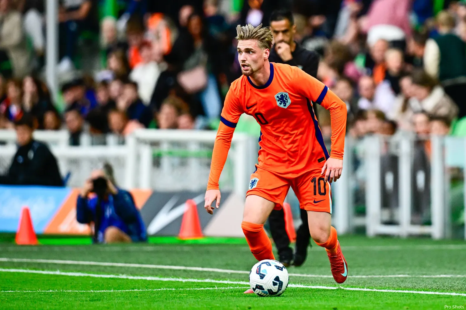 Jong Oranje wint uitzwaaiwedstrijd met 3-0, treffer Rensch absoluut hoogtepunt