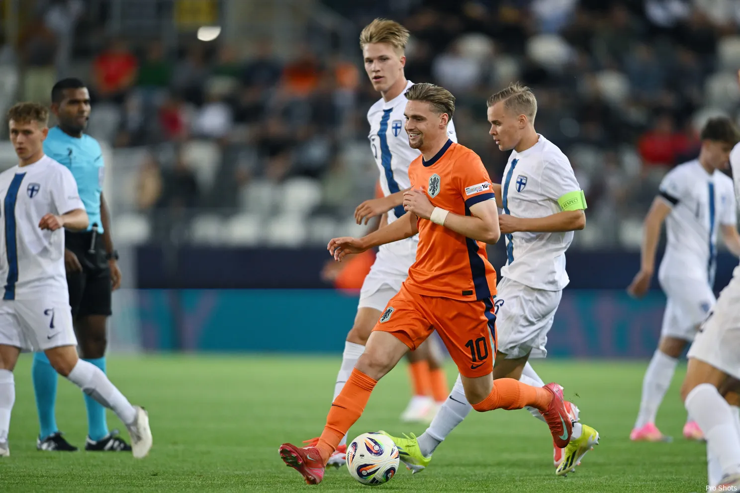 Interlands: Matig begin aan EK-21 voor Ajacieden Jong Oranje, Gaaei wint wel